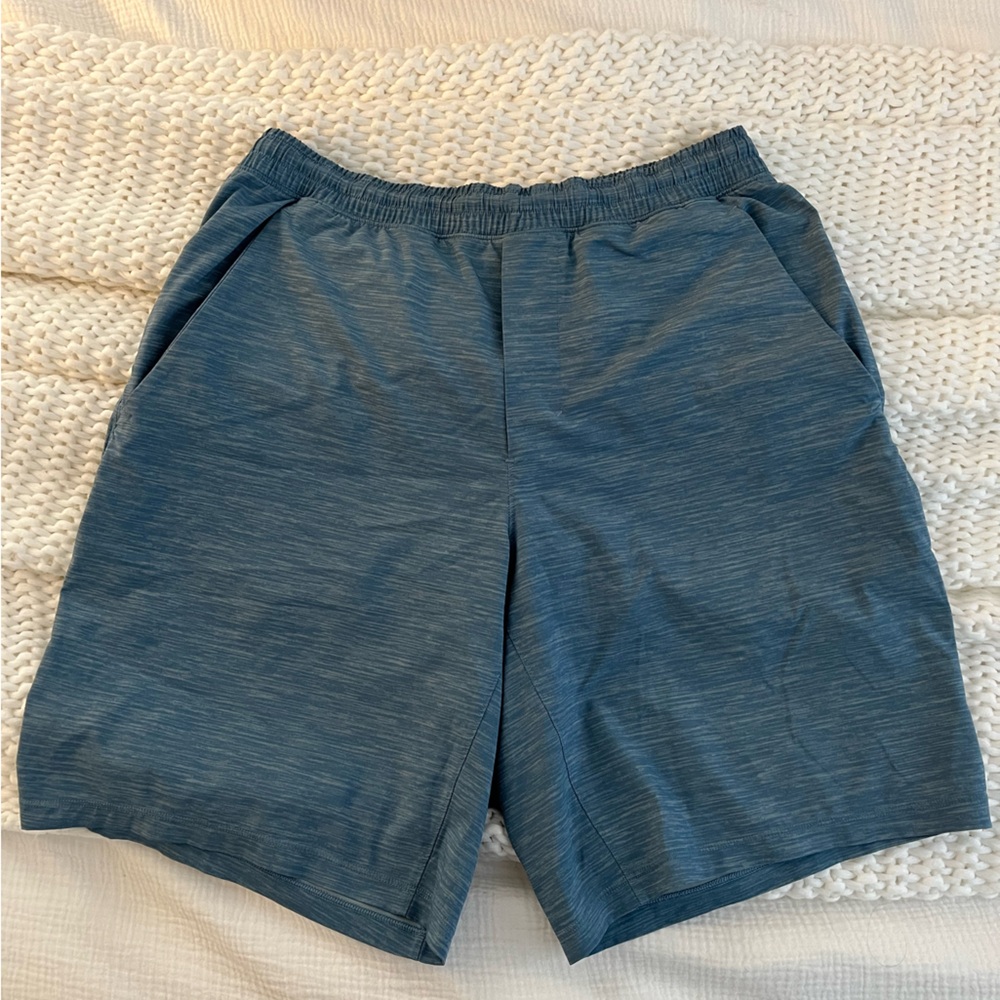 Lululemon Pacebreaker Liner Shorts
Size Medium - 9” length (see photos)